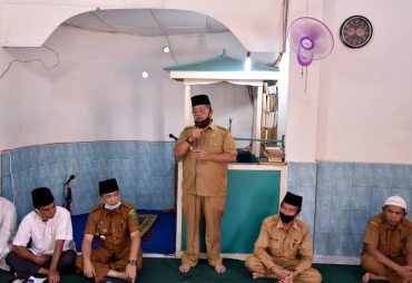 Safari Muharram di Kelurahan Wek VI Wakil Walikota Serahkan Bantuan Pembangunan Masjid