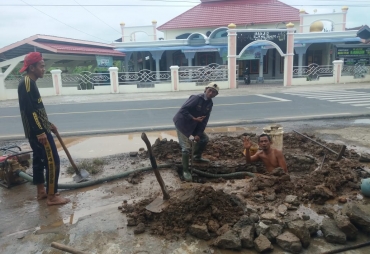 Sikapi Laporan Pipa Bocor PDAM Kota Bengkulu Perbaiki Gangguan Pelayanan