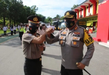 Kapolresta Batam Pimpin Upacara Korp Raport Kenaikan Pangkat