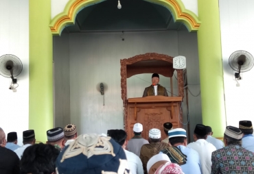 Rohidin Mersyah Isi Khutbah Jum'at