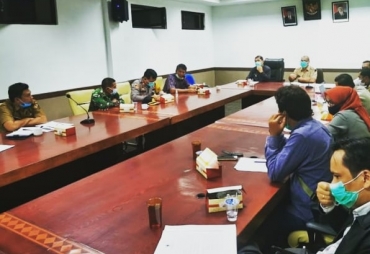 Ratusan Warga Desa Pertibi Minta PT Mega Mulya Mas Berhenti Beroperasi