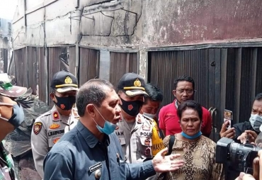 Bupati Karo Tinjau Lokasi Kebakaran Pajak