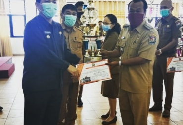 Serahkan Sertifikat Inovasi Daerah