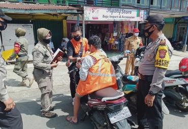 Ops Yustisi di Kawasan Pasar Muara Aman Tim Gabungan Sasar Pelanggar Prokes
