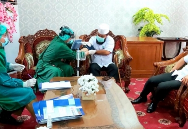 Jelang Vaksinasi Walikota dan Wakil Lakukan Screening
