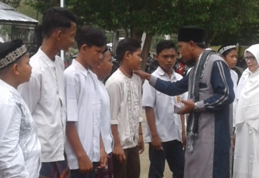 Peringati Maulid Nabi Muhammad SAW SMPN 2 Jangka Bireuen Santuni Anak Yatim