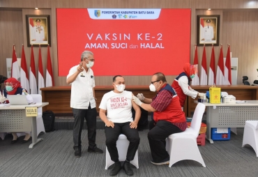 Jalani Vaksinasi Kedua Bupati Batu Bara : Di Bulan Maret Khusus Pejabat Publik dan Wartawan