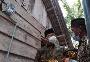 Pernah Numpang ke Tetangga dan Mushola Warga Kaur Luapkan Kebahagiaan Terima Program Listrik Gratis