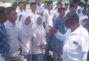 Beri Bimbingan Kepsek MAN 1 Samalangga Tekankan Pentingnya Disiplin 