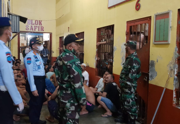 Peringati HBP ke-57 Lapas Kelas II A  Labuhan Ruku Gelar Razia Gabungan 