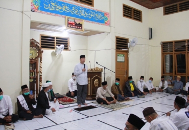 Safari Ramadhan Gubernur Rohidin Berbaur di Masjid Musyafirin Bengkulu Selatan