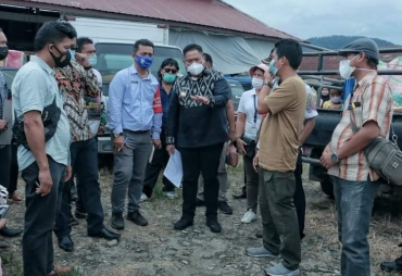 Bupati Dairi Bersama Dirut PD Pasar Cek Harga Bahan Pokok