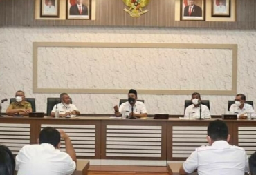 Wawako Medan Pimpin Rapat Pelimpahan Sebagian Kewenangan Pengelolaan Persampahan
