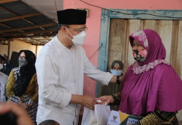 Kunjungi Rumah Korban Kecelakaan Kerja Gubernur Rohidin Sampaikan Duka Mendalam