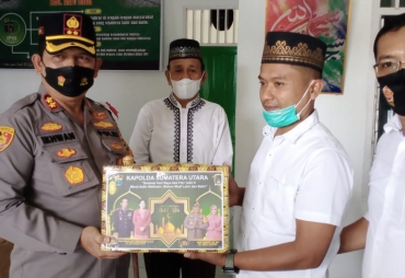 Kapolres Batu Bara Salurkan Bingkisan Lebaran Kepada Tokoh Agama 