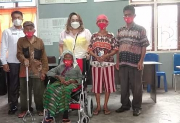 Ketua TP PKK Pakpak Bharat Bersama Kadis Sosial Wujudkan Atensi Kepada Masyarakat
