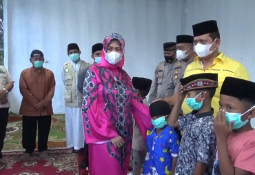 Komunitas Sedekah Jum'at Berbagi dan Berbuka Puasa dengan Kaum Dhuafa