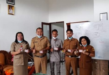 SMPN 1 Gunung Sitember Terima 116 Keping KIA