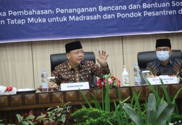 Tanggapi Tindakan Sekolah Terhadap Siswi Viral Berikut Poin Penting Penyampaian Gubernur Rohidin