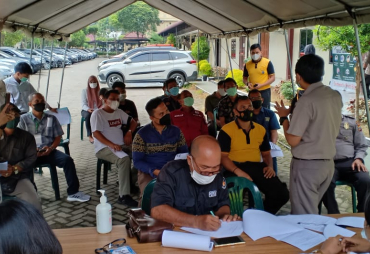 Wartawan Unit Poldasu Vaksinasi Tahap ll Di Ruang Bidokkes 