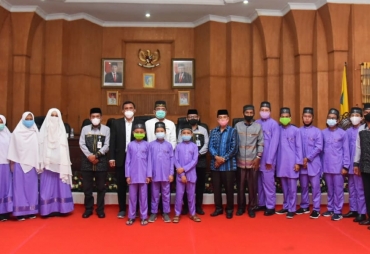 Bupati Batu Bara Lepas 15 Peserta dan 10 Official Ikuti STQH Tingkat Provsu