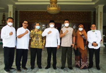 Gubernur Rohidin Audiensi Bersama Kepala OJK dan Direksi Bank Bengkulu