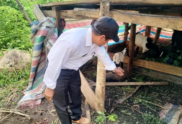 Kadis Pertanian Dairi Pantau Peternakan Kambing di Bintang Mersada