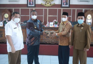 Pj Bupati Sampaikan Nota Jawaban Delapan Fraksi DPRD Labuhanbatu 