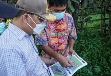 Tinjau Danau Dendam Gubernur Rohidin Pastikan Spot Kios Pedagang Hingga Sarana Penunjang
