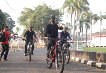 Gowes ke Gudang Bulog Gubernur Rohidin Tekankan Pentingnya Jaga Kebugaran