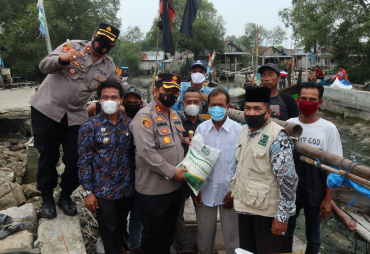 Kapolres Bersama KSJ Batu Bara Baksos di Medang Deras