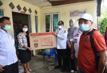 Bupati Batu Bara Bersama Ketua BK3S Berikan Bantuan Ke Yayasan Rumah Kasih