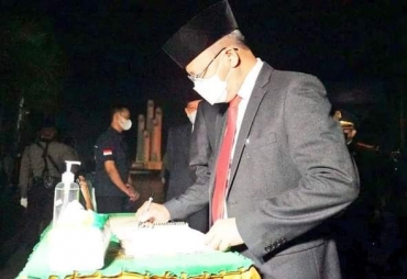 Gubernur Rohidin Ikuti Apel Kehormatan dan Renungan Suci