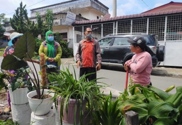 Jelang HUT RI 76 Warga Desa Batu Karang Bergotong Royong Bersama Muspika 