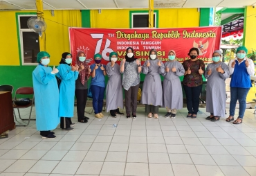 Jelang HUT RI ke-76 Polsek Tuntungan Lakukan Vaksinasi Massal Kepada Warga 