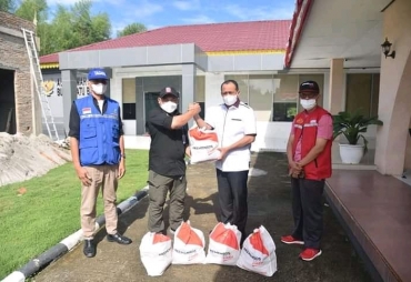 Kemensos RI Berikan Bantuan Sembako Untuk Korban Banjir di Batu Bara