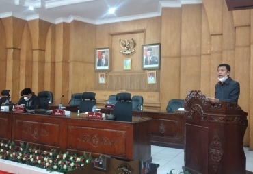 DPRD Batu Bara Sampaikan Pandangan Umum Terhadap Dua Ranperda 