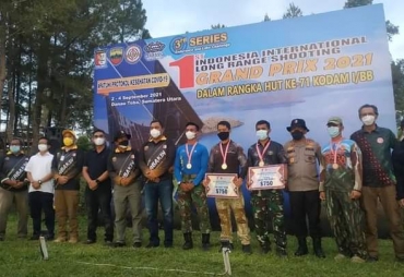 Wabup Karo Hadiri Penutupan Kejuaraan Menembak Internasional HUT Ke-71 Kodam 1/BB