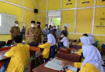 Gubernur Rohidin Tinjau PTMT di Beberapa Sekolah Rejang Lebong
