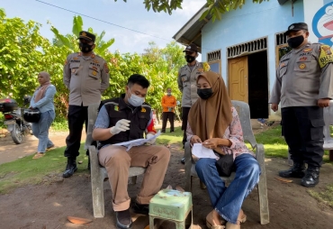 Door To Door Polsek Lima Puluh Ajak Warga Sukseskan Massal