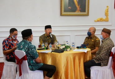 Rencanakan Pembahasan Bersama Banggar Gubernur Rohidin Siapkan Anggaran Untuk Pasar Kutau