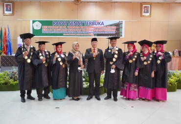 Motivasi Wisudawan Stikes TMS Gubernur Rohidin Ingatkan Ilmu Harus Dibarengi Attitude