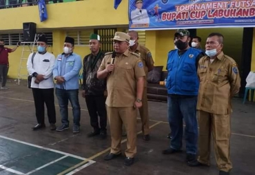 Bupati Labuhanbatu Tutup Turnamen Futsal Tingkat SLTA 