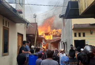 Tujuh Rumah Warga di Kabanjahe Habis Dilalap Sijago Merah