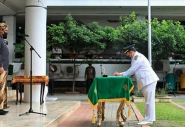 Walikota Medan Lantik 77 Pejabat Administrator Dan  Pengawas