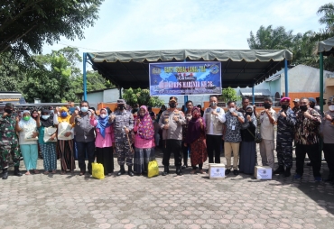 HUT Korps Marinir 76 Danlanal TBA dan Polres Batubara Gelar Bakti Sosial