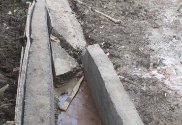 Baru Selesai Dibangun Drainase Rejosari Sudah Roboh