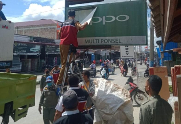 Tak Patuhi Pajak BPPRD Batubara Tertibkan Papan Reklame 