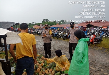 Sambang Pasar, Polres Seluma Gelar Binluh Prokes