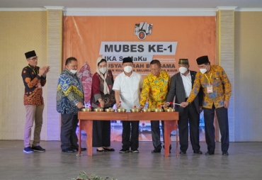 Gubernur Rohidin Buka Musyawarah Bersama IKA SEMAKU